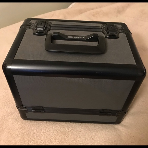mac cosmetics train case